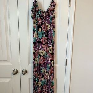 Lulus NWT BLACK strapped floral maxi dress